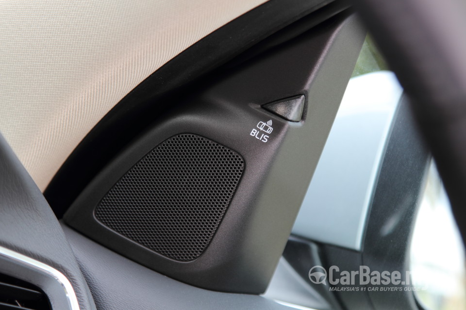 Volvo S60 Mk2 (2011) Interior