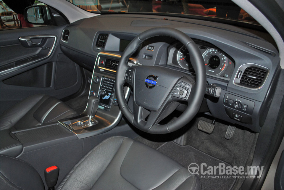 Volvo S60 Mk2 (2011) Interior