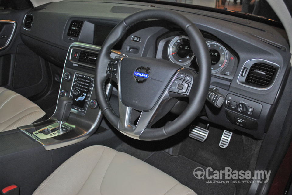 Volvo S60 Mk2 (2011) Interior