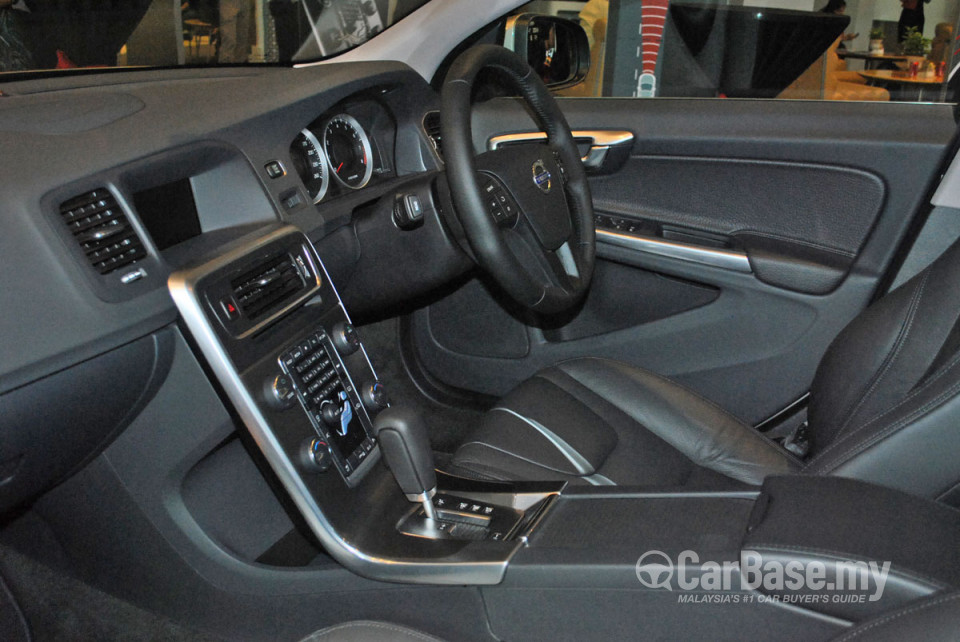 Volvo S60 Mk2 (2011) Interior