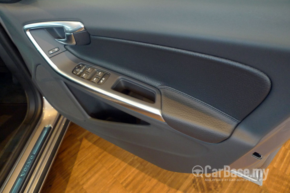 Volvo S60 Mk2 (2011) Interior