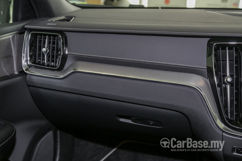 Volvo S60 Mk3 (2019) Interior