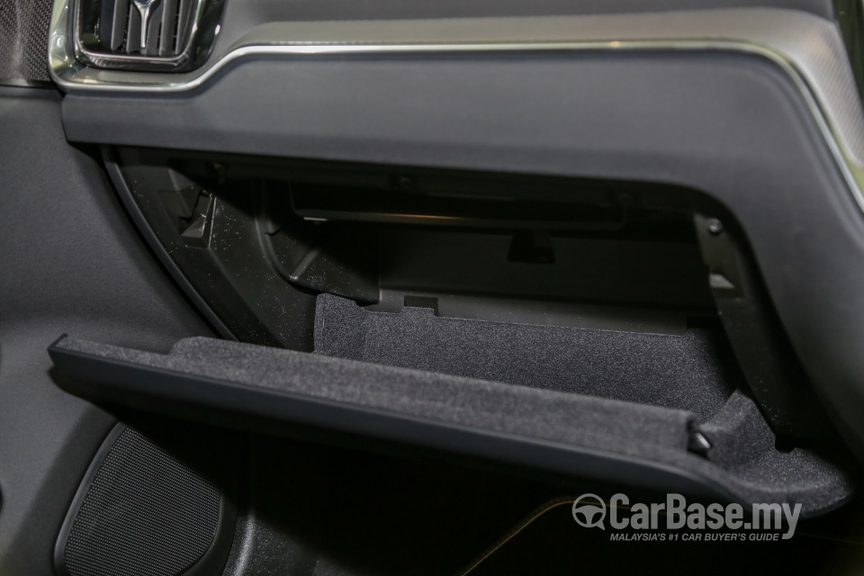 Volvo S60 Mk3 (2019) Interior