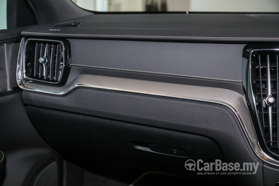 Volvo S60 Mk3 (2019) Interior