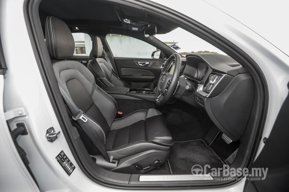 Volvo S60 Mk3 (2019) Interior