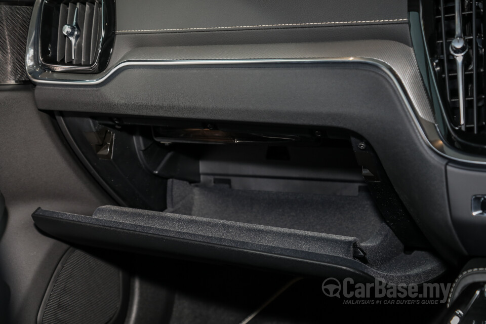 Volvo S60 Mk3 (2019) Interior