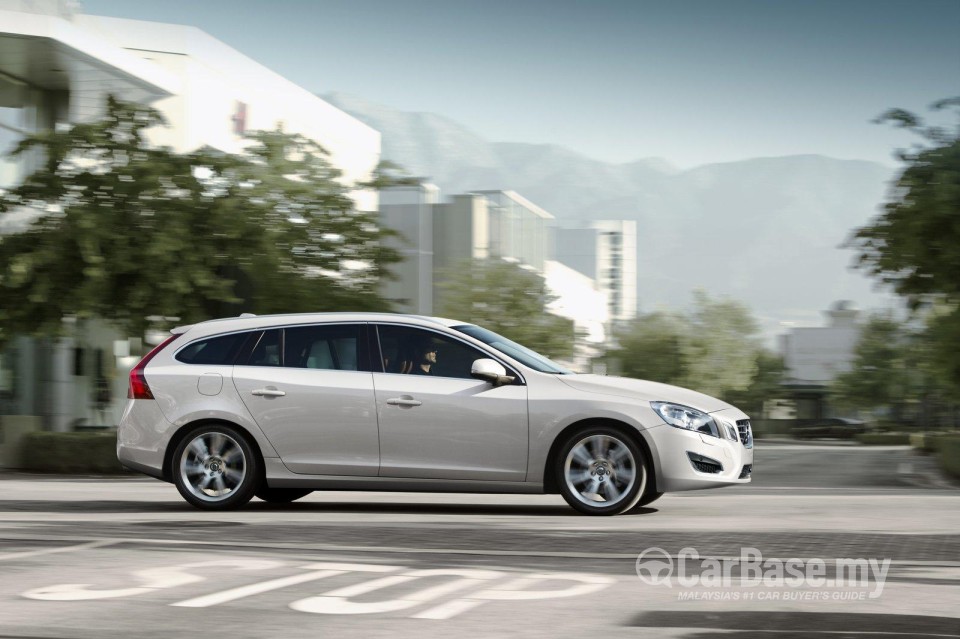 Volvo V60 Mk1 (2012) Exterior
