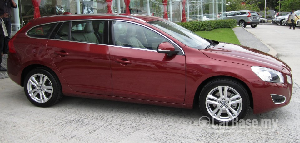 Volvo V60 Mk1 (2012) Exterior