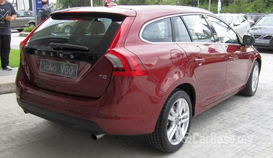 Volvo V60 Mk1 (2012) Exterior