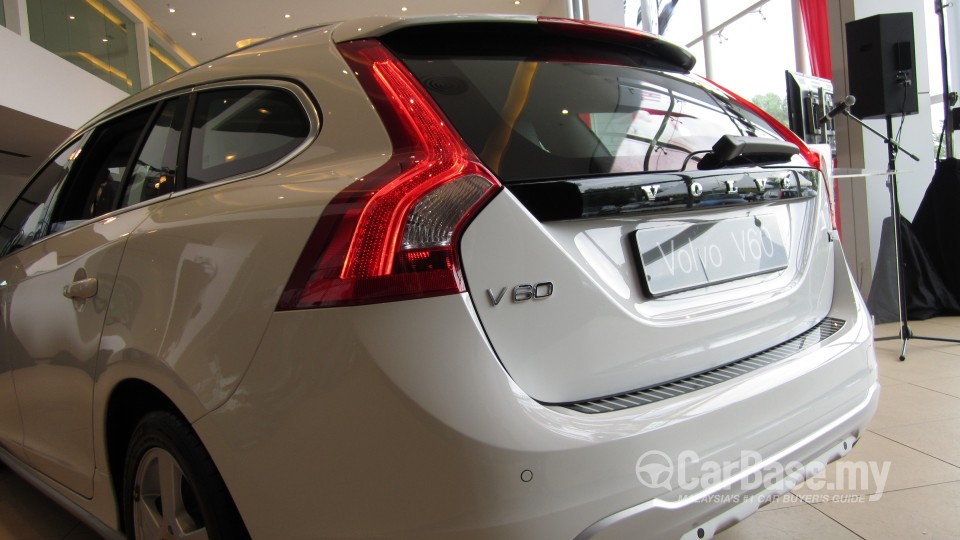 Volvo V60 Mk1 (2012) Exterior