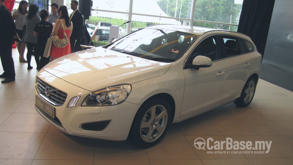 Volvo V60 Mk1 (2012) Exterior