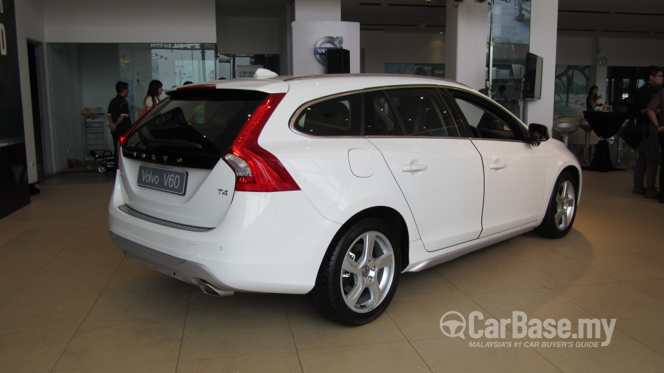 Volvo V60 Mk1 (2012) Exterior