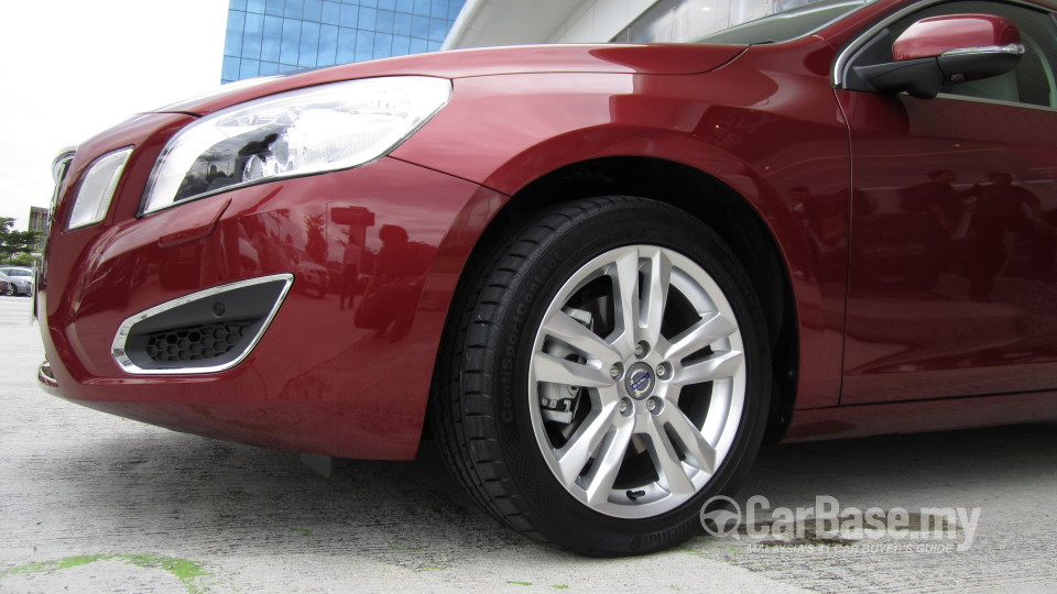 Volvo V60 Mk1 (2012) Exterior
