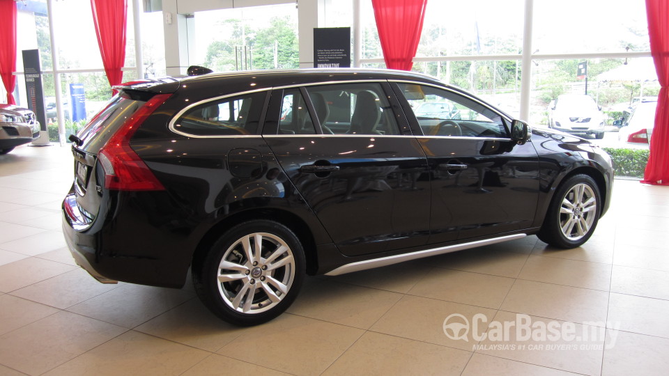 Volvo V60 Mk1 (2012) Exterior