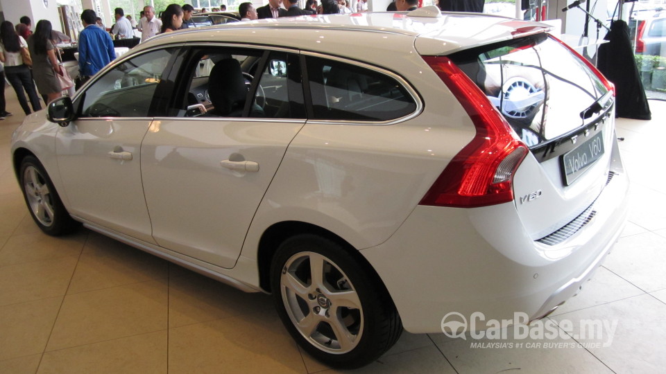 Volvo V60 Mk1 (2012) Exterior