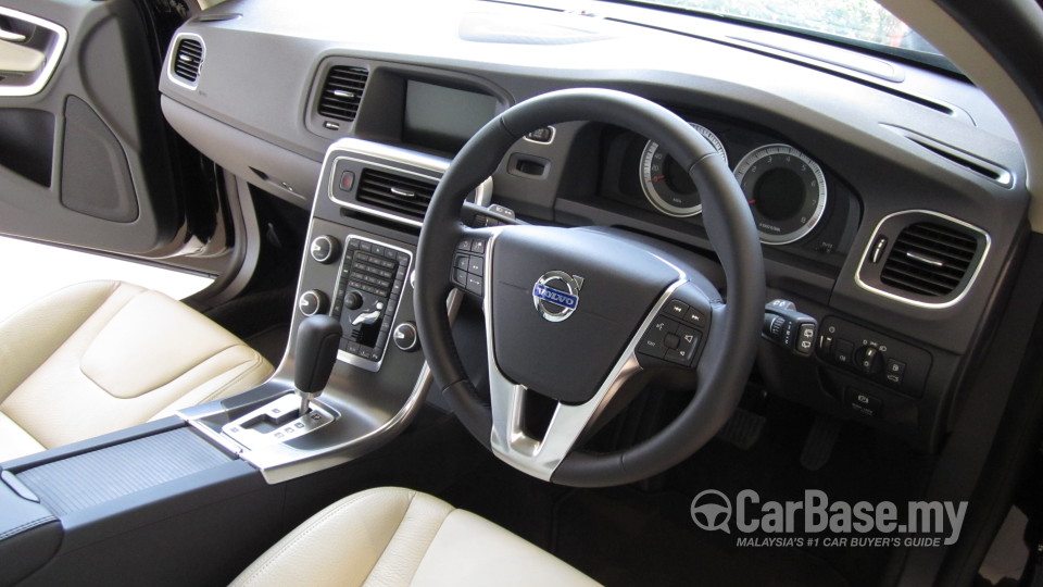 Volvo V60 Mk1 (2012) Interior