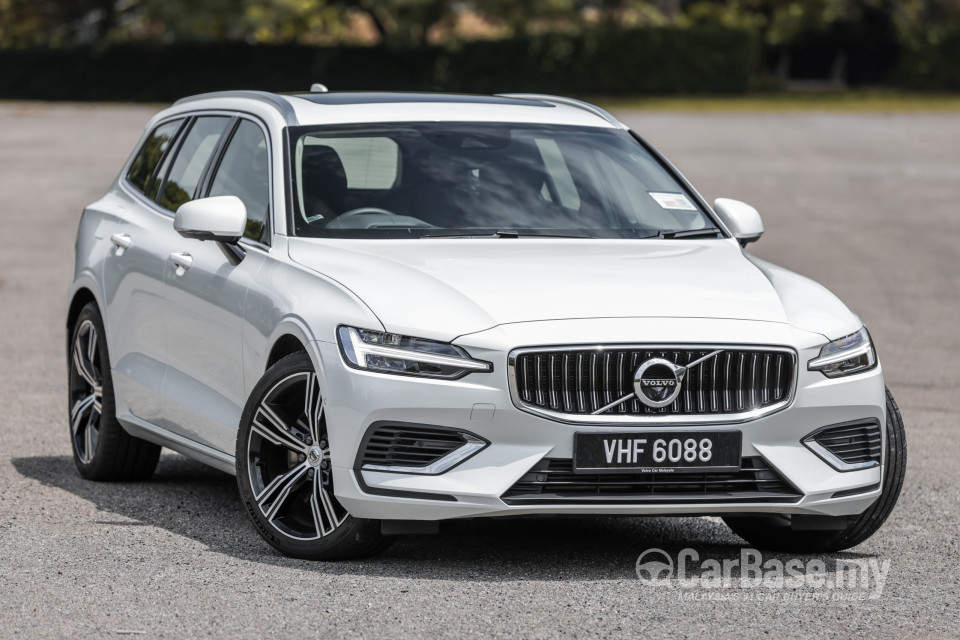 Volvo V60 Mk2 (2022) Exterior