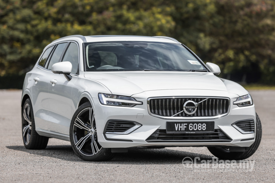 Volvo V60 Mk2 (2022) Exterior