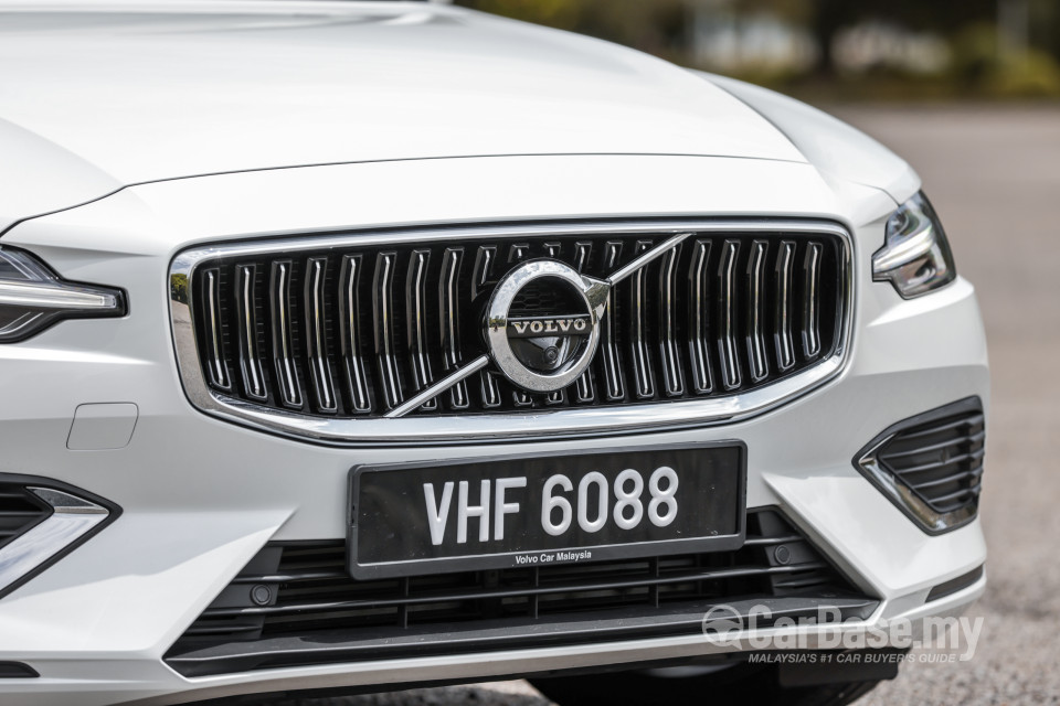 Volvo V60 Mk2 (2022) Exterior