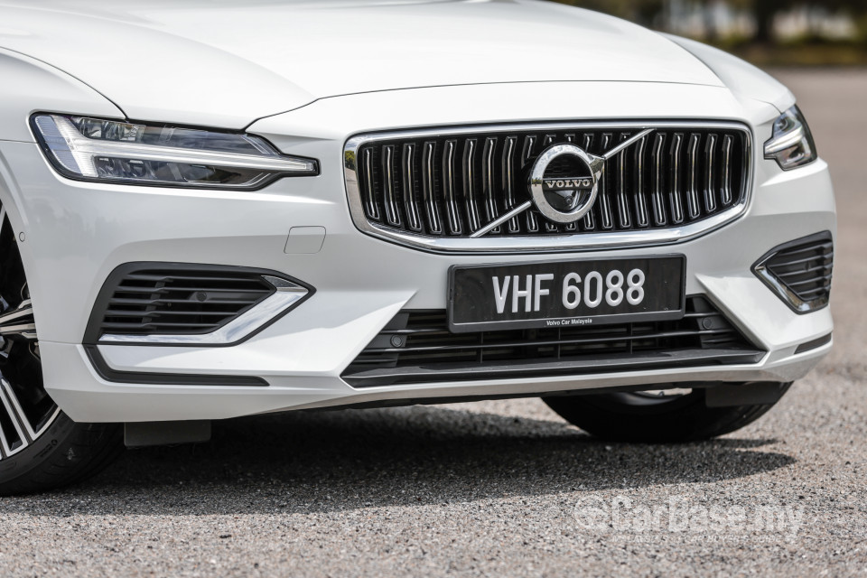 Volvo V60 Mk2 (2022) Exterior