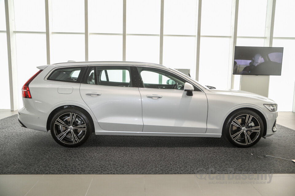 Volvo V60 Mk2 (2022) Exterior