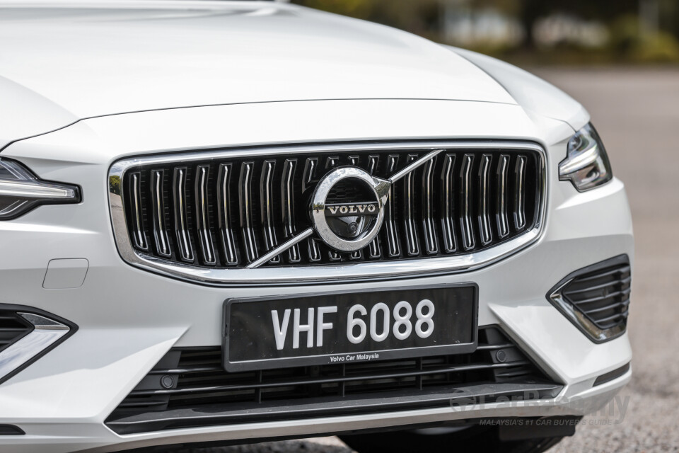 Volvo V60 Mk2 (2022) Exterior