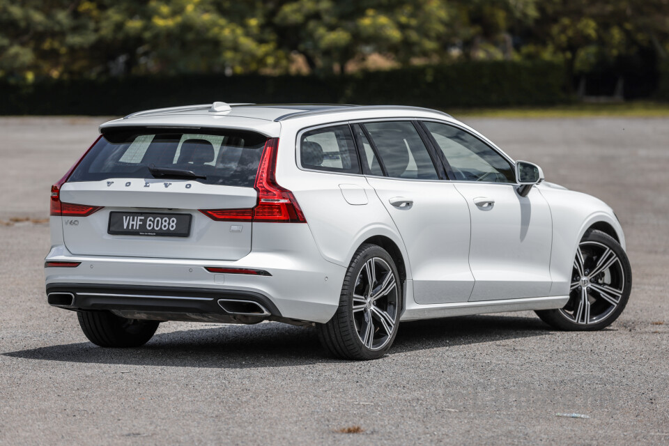 Volvo V60 Mk2 (2022) Exterior