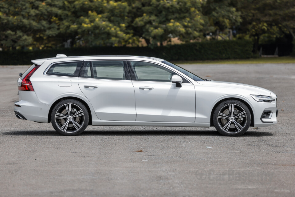 Volvo V60 Mk2 (2022) Exterior