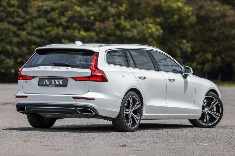 Volvo V60 Mk2 (2022) Exterior