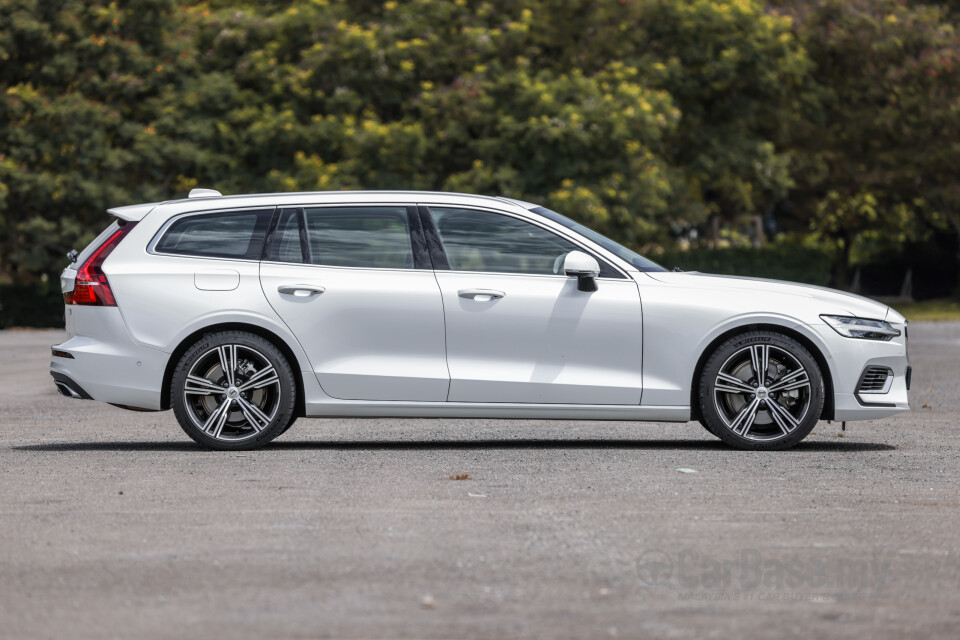 Volvo V60 Mk2 (2022) Exterior