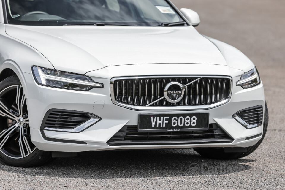 Volvo V60 Mk2 (2022) Exterior