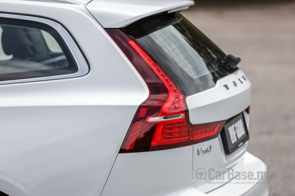 Volvo V60 Mk2 (2022) Exterior