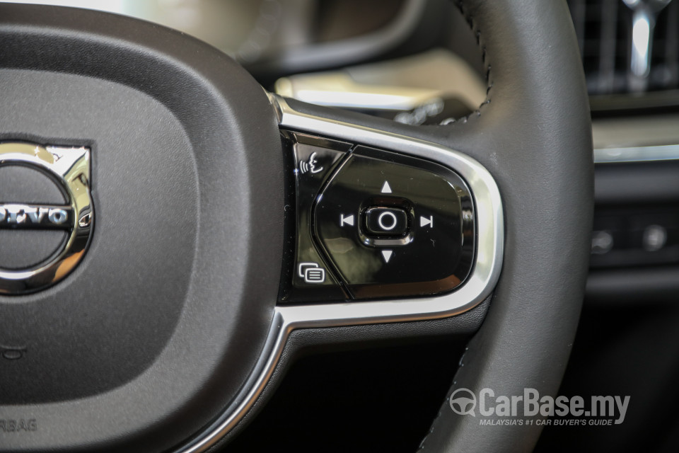 Volvo V60 Mk2 (2022) Interior