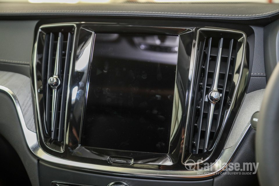 Volvo V60 Mk2 (2022) Interior