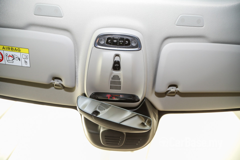 Volvo V60 Mk2 (2022) Interior