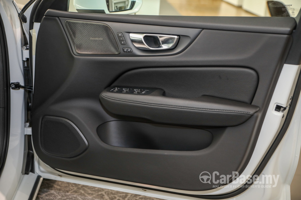 Volvo V60 Mk2 (2022) Interior