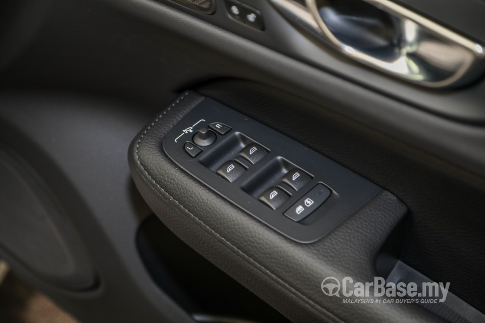 Volvo V60 Mk2 (2022) Interior