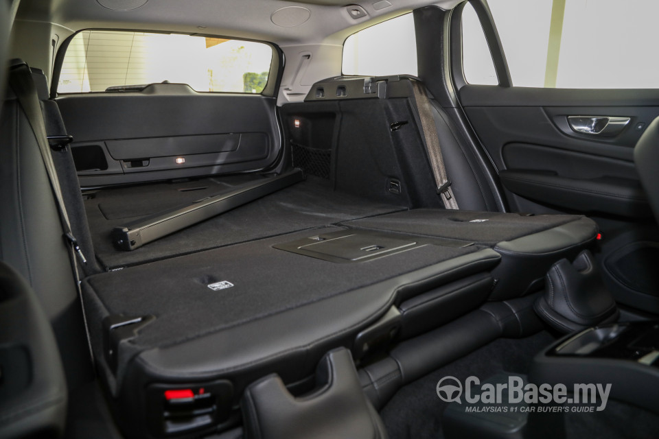 Volvo V60 Mk2 (2022) Interior