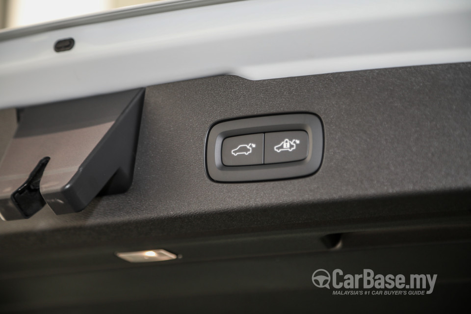 Volvo V60 Mk2 (2022) Interior