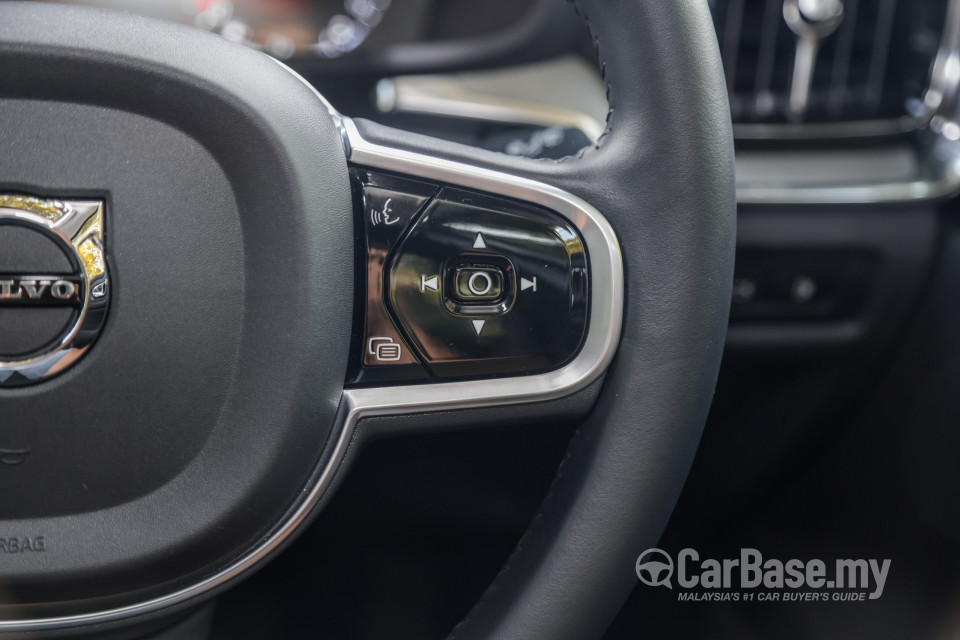 Volvo V60 Mk2 (2022) Interior