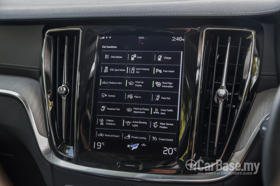 Volvo V60 Mk2 (2022) Interior