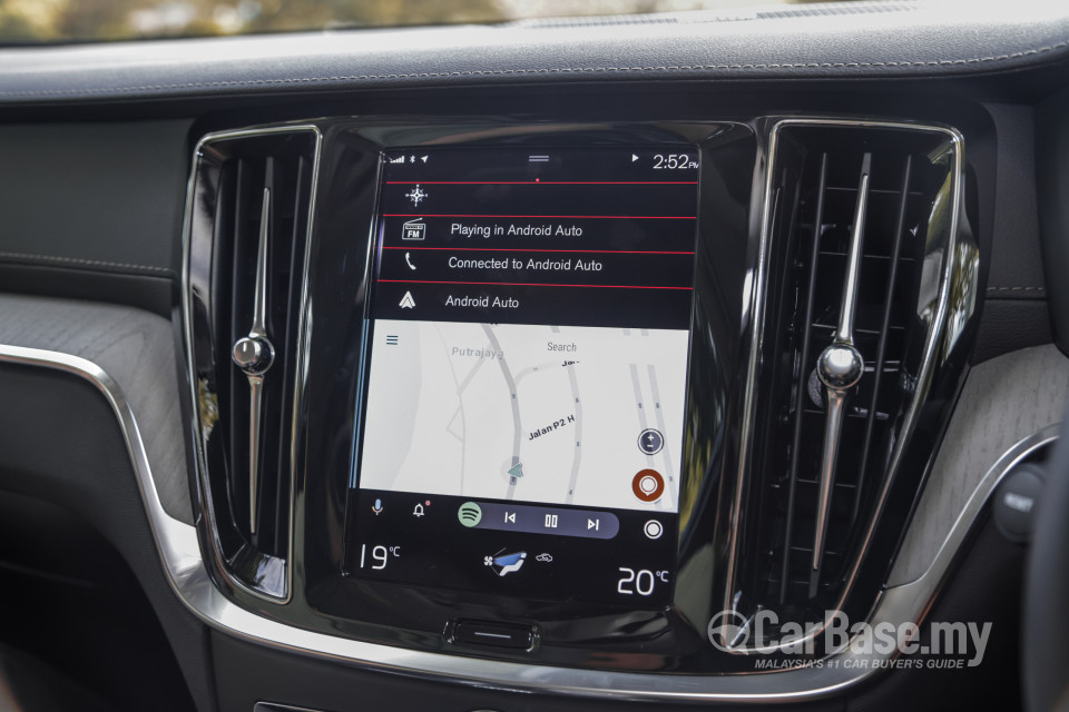 Volvo V60 Mk2 (2022) Interior