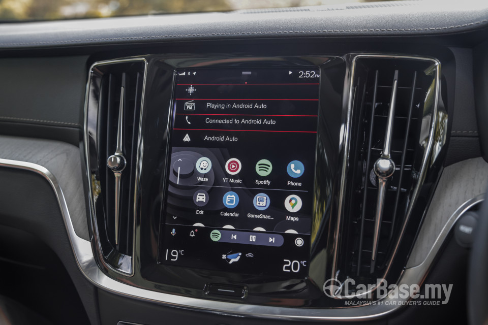 Volvo V60 Mk2 (2022) Interior