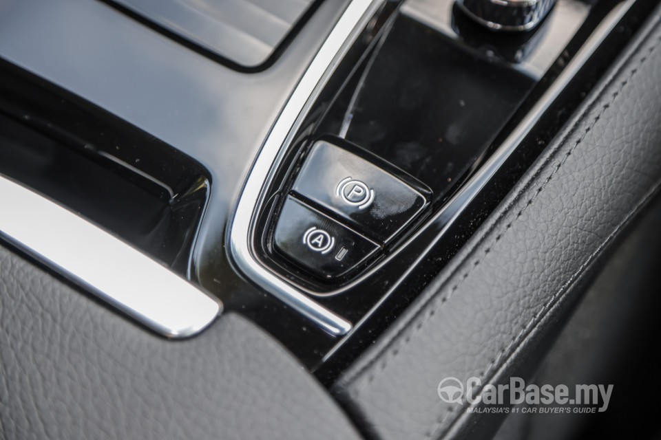 Volvo V60 Mk2 (2022) Interior