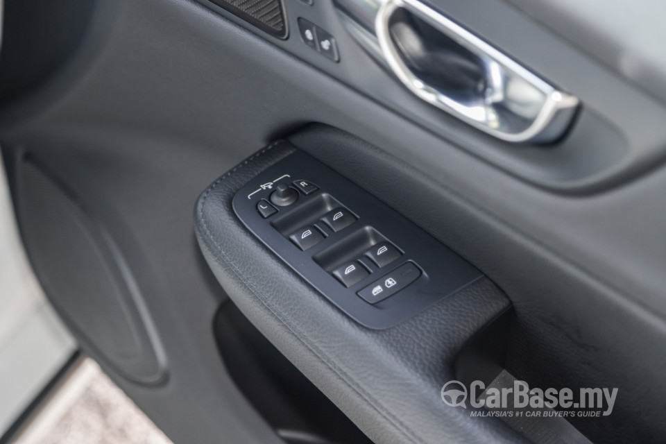 Volvo V60 Mk2 (2022) Interior