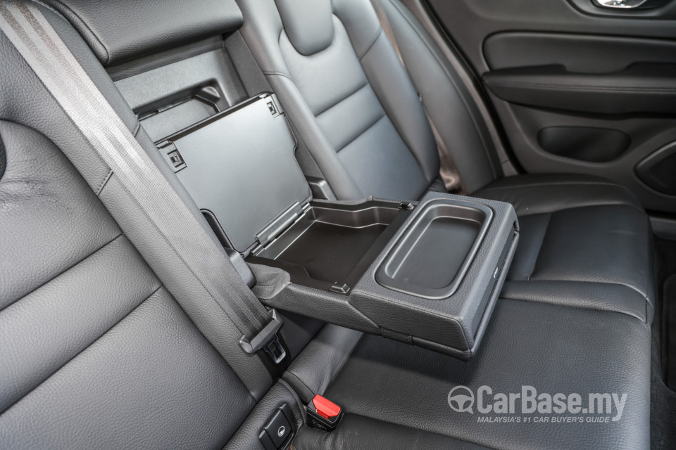 Volvo V60 Mk2 (2022) Interior