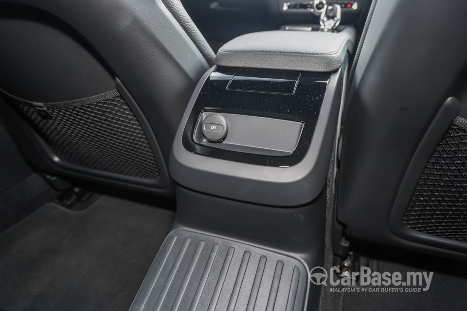 Volvo V60 Mk2 (2022) Interior