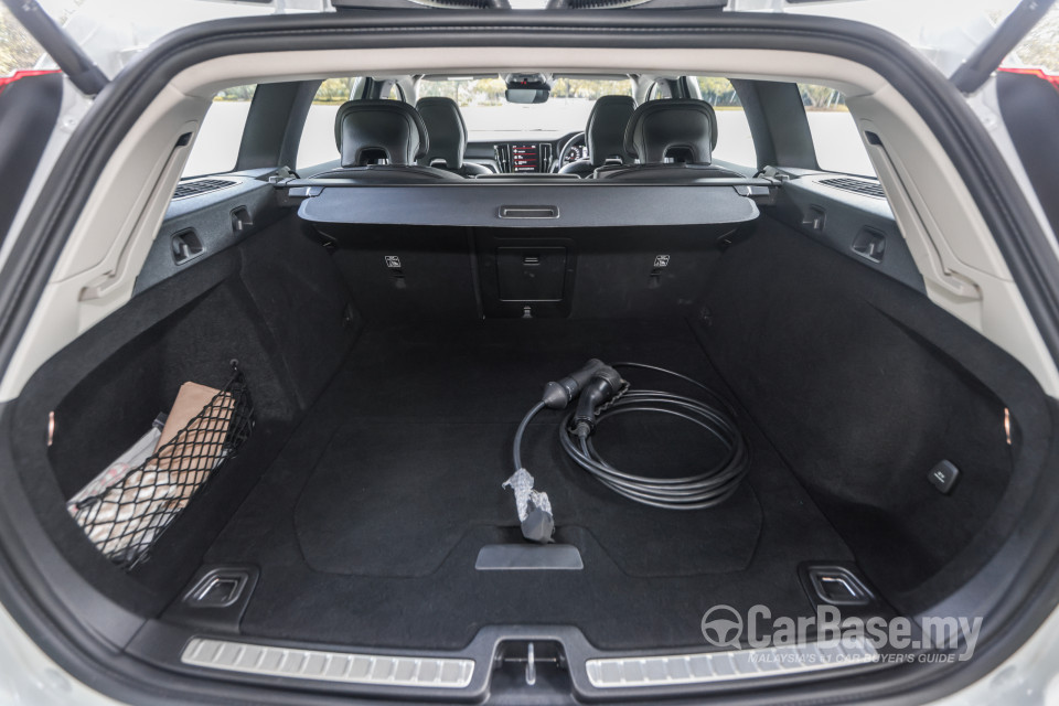Volvo V60 Mk2 (2022) Interior