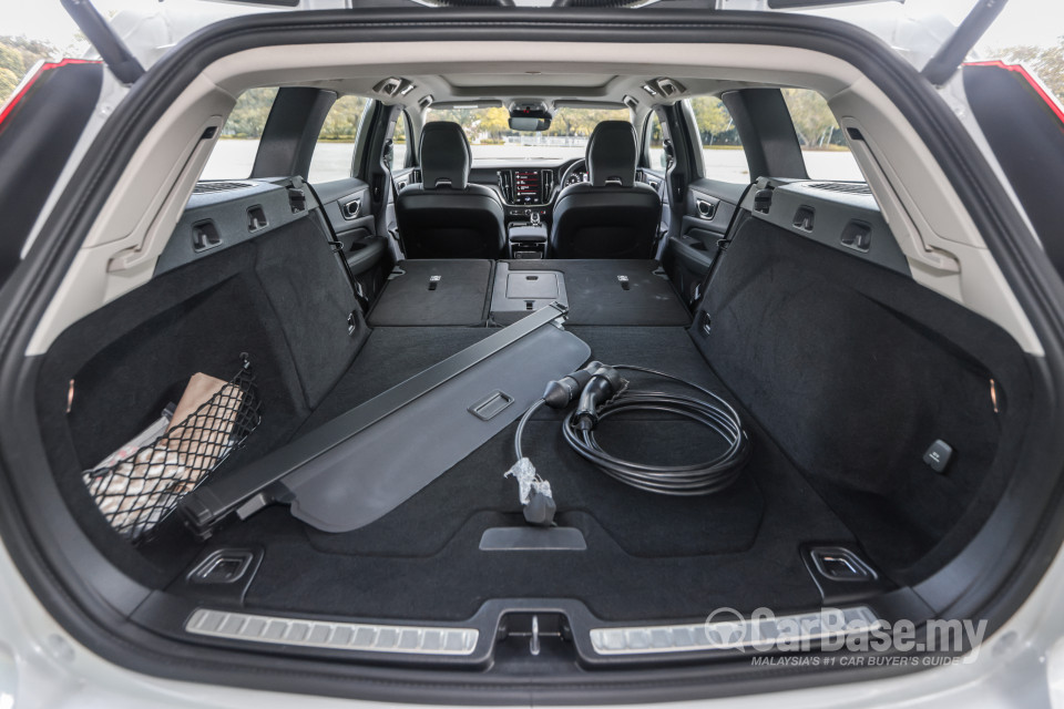 Volvo V60 Mk2 (2022) Interior