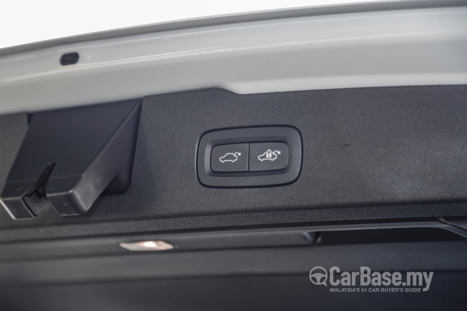 Volvo V60 Mk2 (2022) Interior